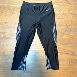 Nike Dri-Fit Capris in black and print